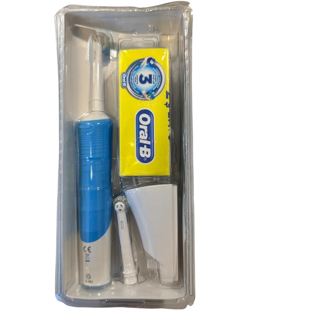 Oral-B Vitality FlossAction Electric Rechargeable Toothbrush Blue White New